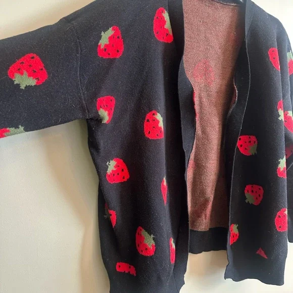 🍓 Strawberry Knit Cardigan-Black with Red Strawberries - Picture 2 of 4